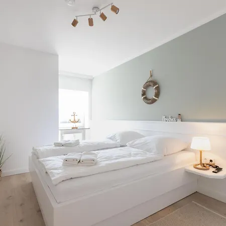 Neu! 2-zimmer-apartment Kuestenkoje Mit Seitlichem Meerblick
