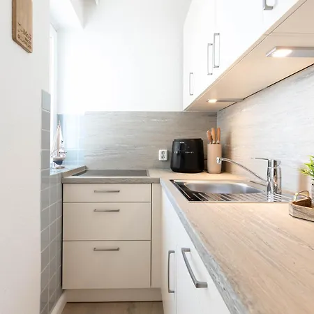 Neu! 2-zimmer-apartment Kuestenkoje Mit Seitlichem Meerblick Büsum